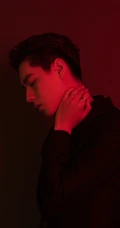 男演员胡一天西装革履帅气侧颜动人写真图片