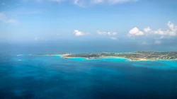 海边旅游别墅，海边沙滩的高清4K手机壁纸