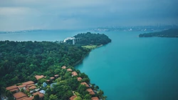 海边旅游别墅，海边沙滩的高清4K手机壁纸