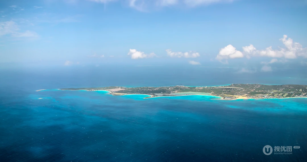 海边旅游别墅，海边沙滩的高清4K手机壁纸