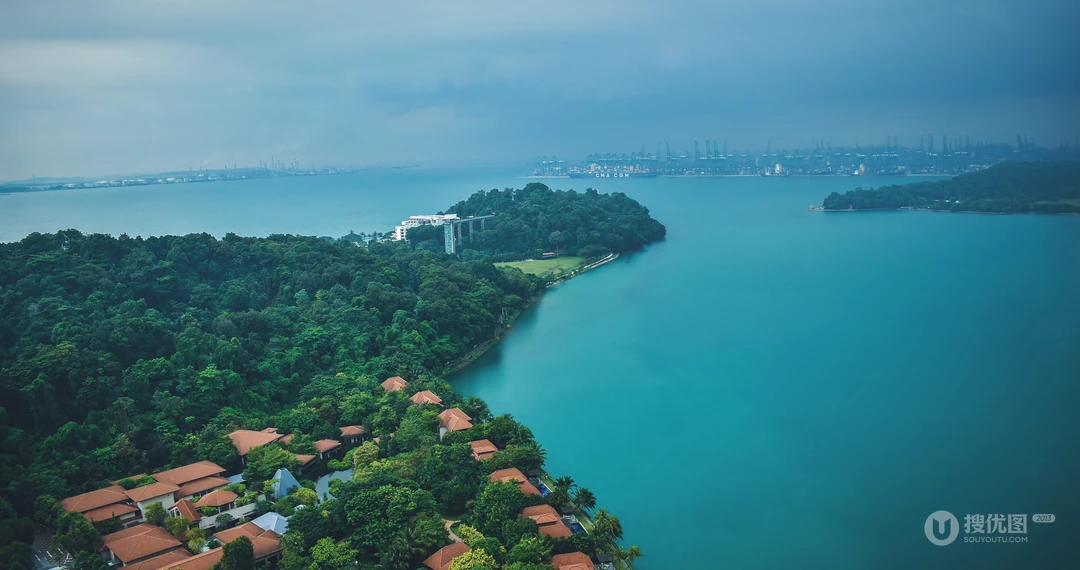 海边旅游别墅，海边沙滩的高清4K手机壁纸