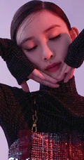 孟子义化身百变时尚装扮潮人，登《潮星》杂志，美丽而动人