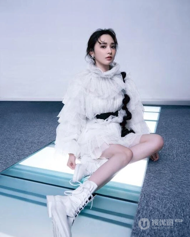 彭小苒时尚酷美潮流杂志写真图片