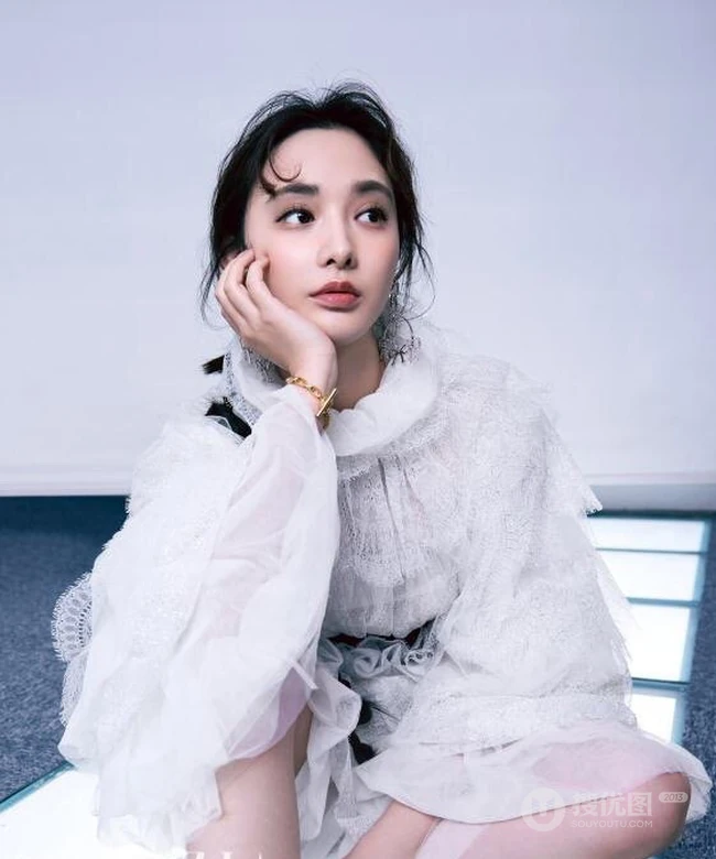 彭小苒时尚酷美潮流杂志写真图片