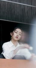 邓恩熙着纯白大衣清新怡人圣诞写真图片