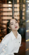 邓恩熙着纯白大衣清新怡人圣诞写真图片