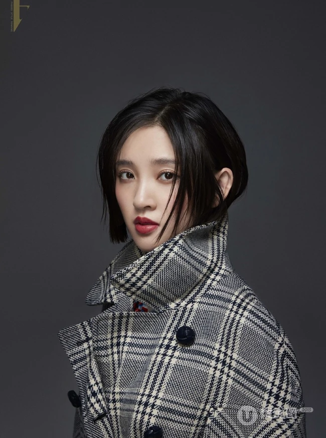 唐艺昕ICON-F时尚画报写真图片，容颜娇美，妆容精致