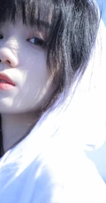 清纯白衣短裤气质少女户外唯美写真图片