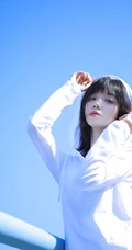 清纯白衣短裤气质少女户外唯美写真图片