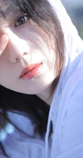 清纯白衣短裤气质少女户外唯美写真图片