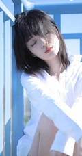 清纯白衣短裤气质少女户外唯美写真图片