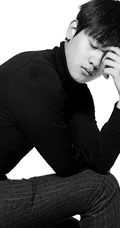 男演员胡先煦黑白写真图片