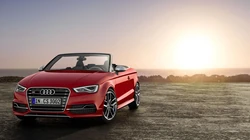 红色奥迪Audi_S3性能车，包括两厢版和敞篷版的桌面壁纸图片