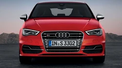 红色奥迪Audi_S3性能车，包括两厢版和敞篷版的桌面壁纸图片