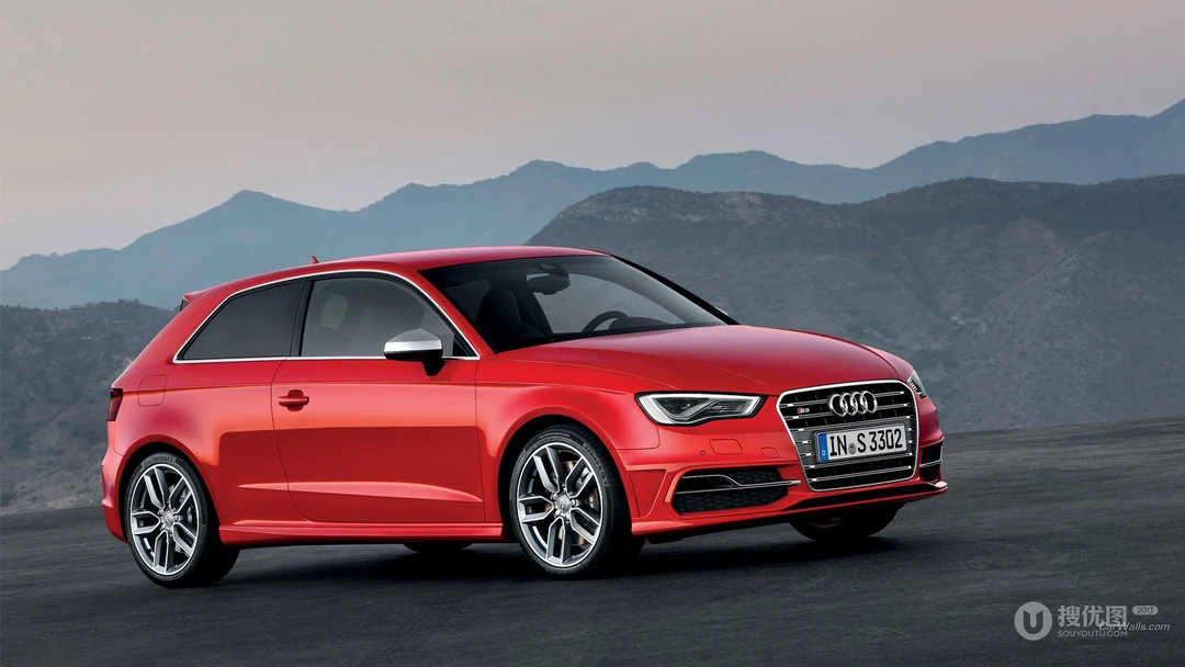 红色奥迪Audi_S3性能车，包括两厢版和敞篷版的桌面壁纸图片