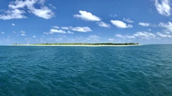 海上的小岛，小岛悬崖唯美摄影壁纸
