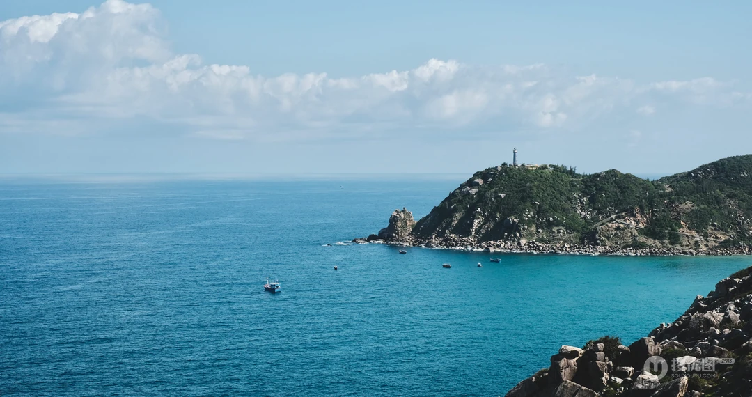 海上的小岛，小岛悬崖唯美摄影壁纸