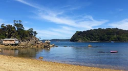 唯美的海边沙滩航拍4K超清桌面壁纸