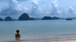 海边旅游圣地的沙滩浴场，唯美的沙滩高清4K壁纸图片