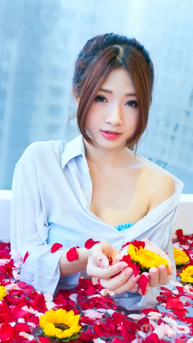 美丽的花和美女的唯美摄影壁纸图片