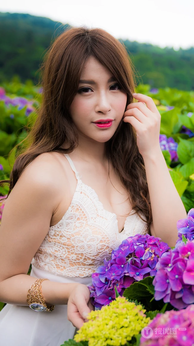 美丽的花和美女的唯美摄影壁纸图片