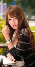 长发的亚洲小清新美女高清壁纸图片