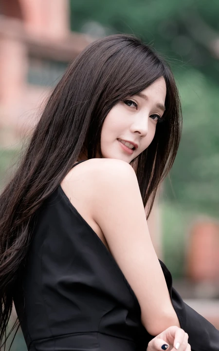 长发的亚洲小清新美女高清壁纸图片