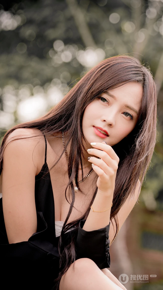 长发的亚洲小清新美女高清壁纸图片