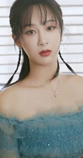 女明星杨紫清新礼裙连衣纱裙装扮室内写真美图