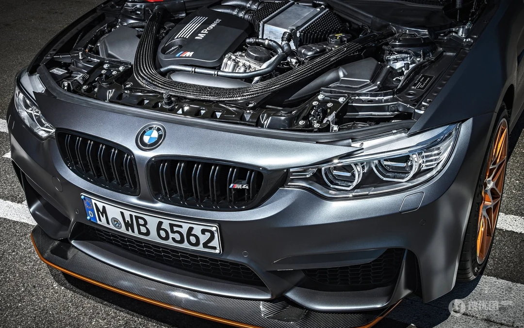 黑色宝马bmw_M4_Coupe警车，跑车系列高清壁纸图片