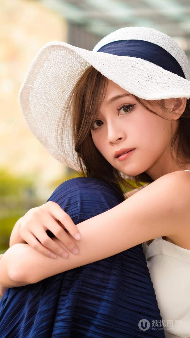 超性感的长发美女抹胸超短裙系列手机壁纸套图