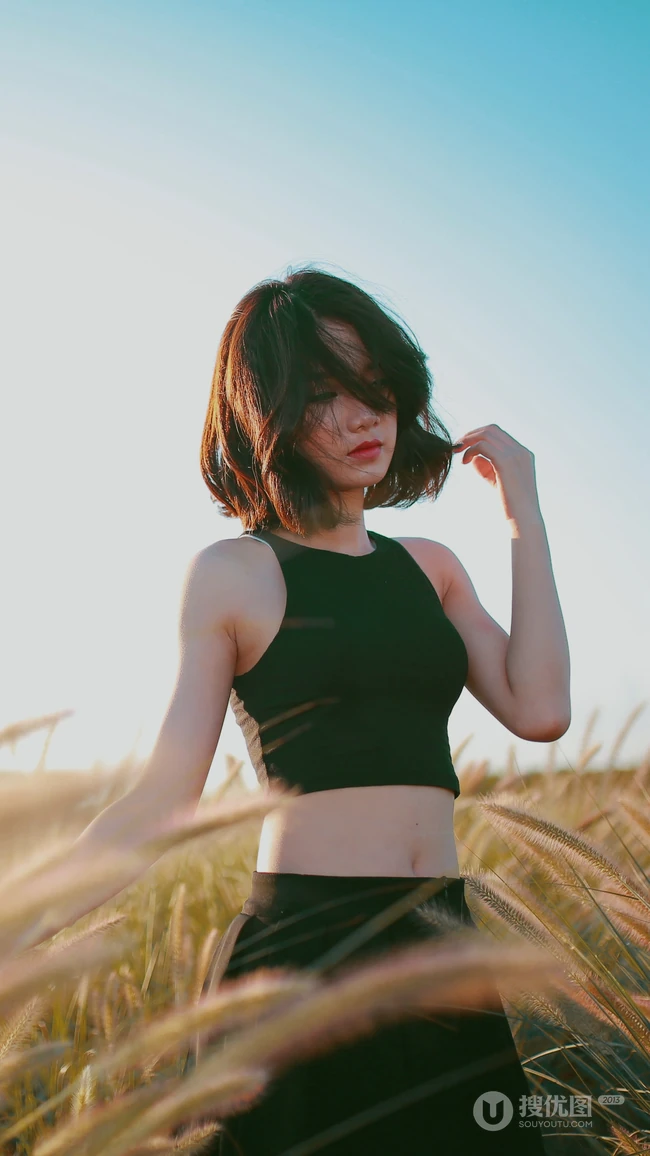 超性感的长发美女抹胸超短裙系列手机壁纸套图