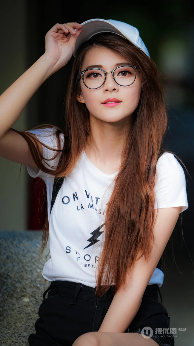 酷酷的，戴眼镜的各类长发美女高清4K手机壁纸下载