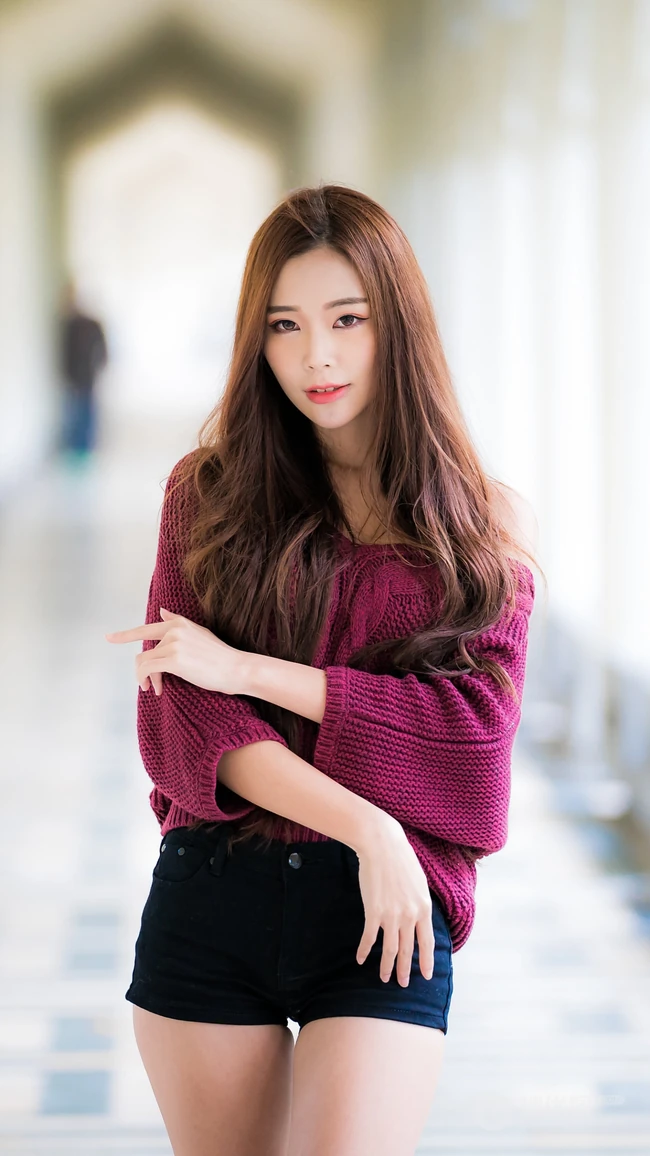 酷酷的，戴眼镜的各类长发美女高清4K手机壁纸下载