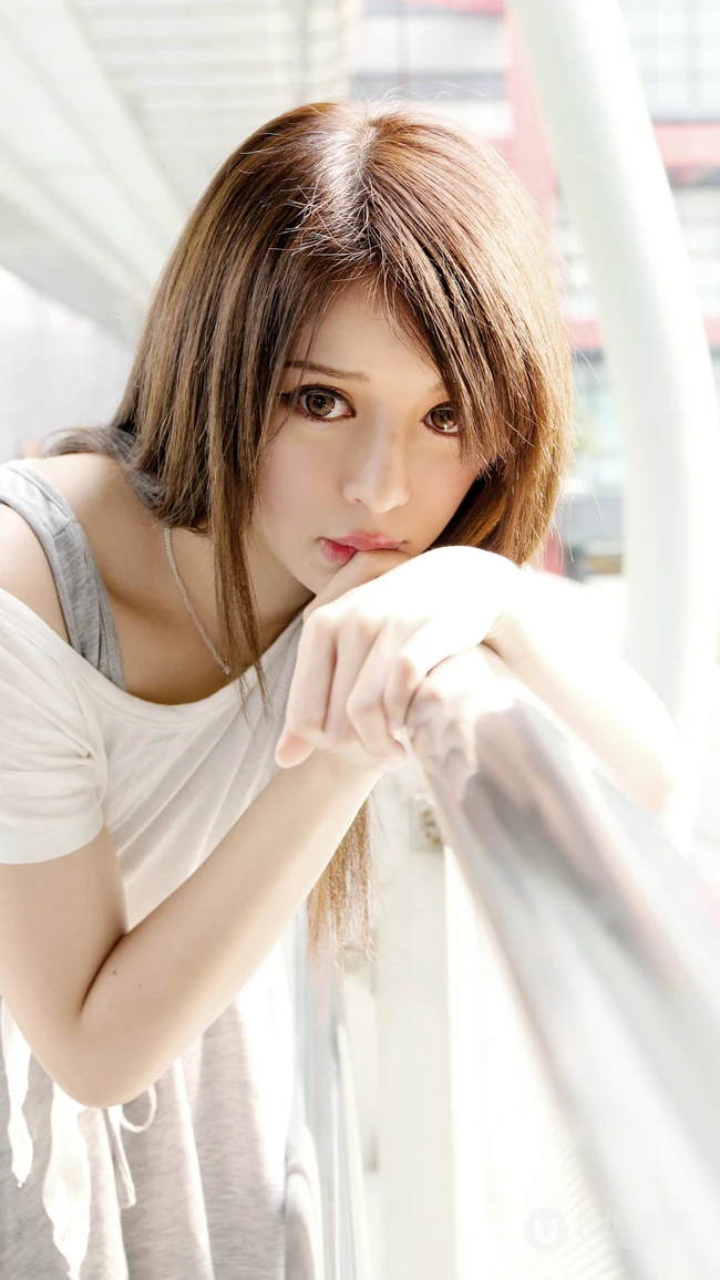 酷酷的，戴眼镜的各类长发美女高清4K手机壁纸下载