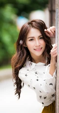 治愈系的长发美女手机壁纸