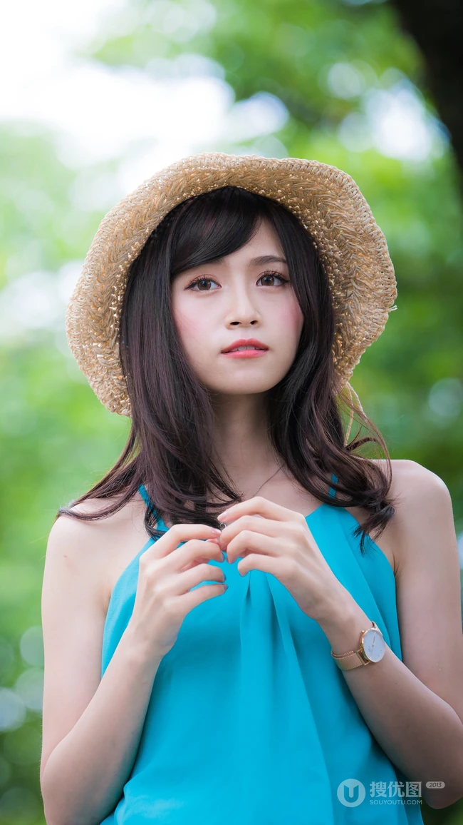 治愈系的长发美女手机壁纸