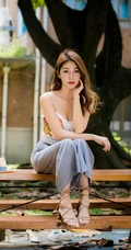 性感大胸御姐型美女手机壁纸图片