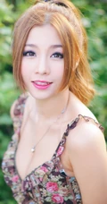 性感大胸御姐型美女手机壁纸图片