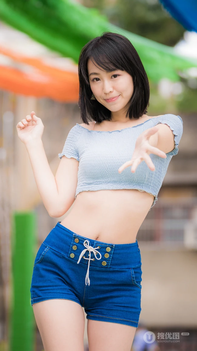 性感大胸御姐型美女手机壁纸图片