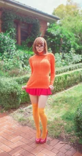 短发欧美女生橙色毛衣cosplay动漫女角色手机壁纸
