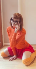 短发欧美女生橙色毛衣cosplay动漫女角色手机壁纸