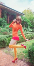 短发欧美女生橙色毛衣cosplay动漫女角色手机壁纸
