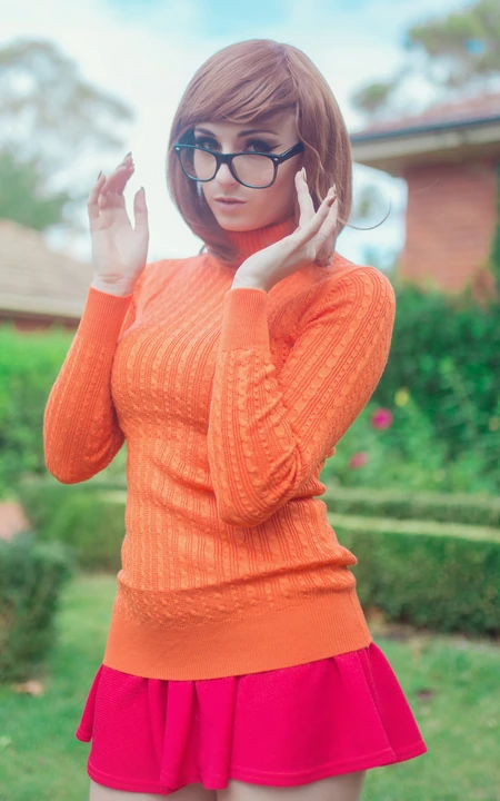短发欧美女生橙色毛衣cosplay动漫女角色手机壁纸