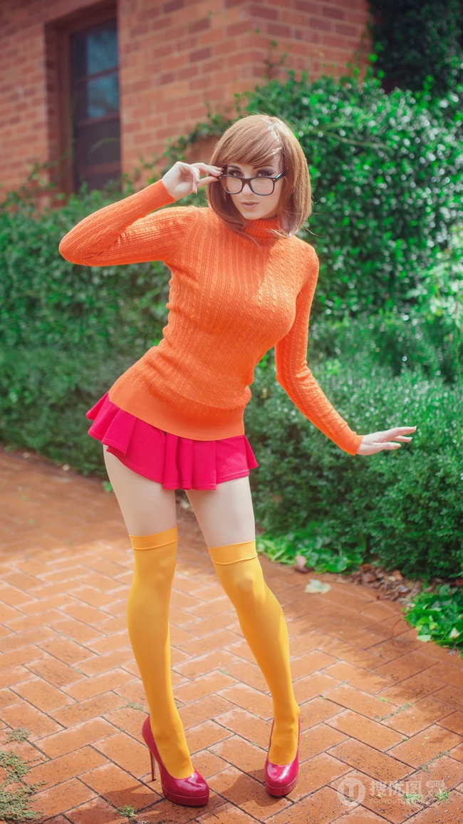 短发欧美女生橙色毛衣cosplay动漫女角色手机壁纸