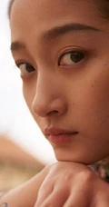 关晓彤《VogueFilm》杂志写真图片，演绎生活中的时尚