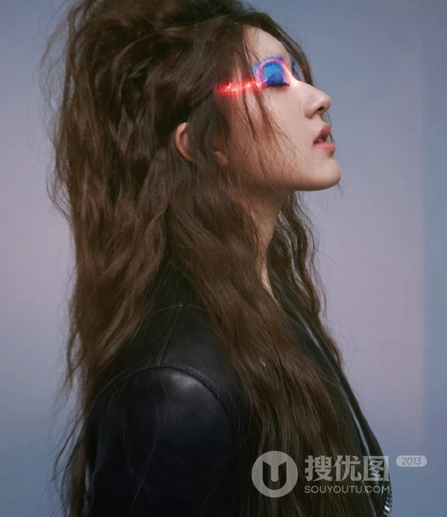 赵露思非主流造型登VogueMe杂志写真图片