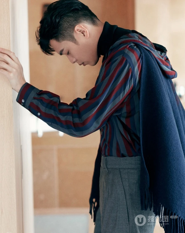 庆余年男主角张若昀随性慵懒写真图片