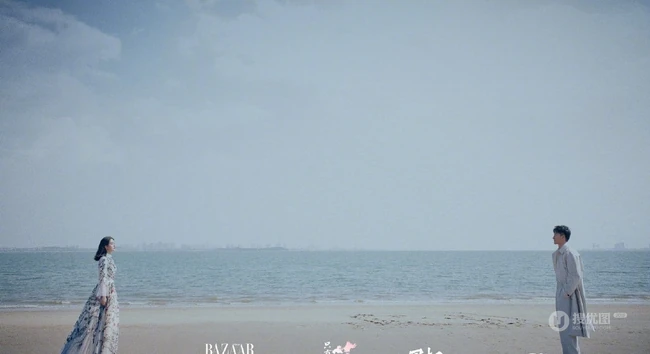 黄轩，杨采钰《如果芸知道》电影版海边甜蜜写真大片