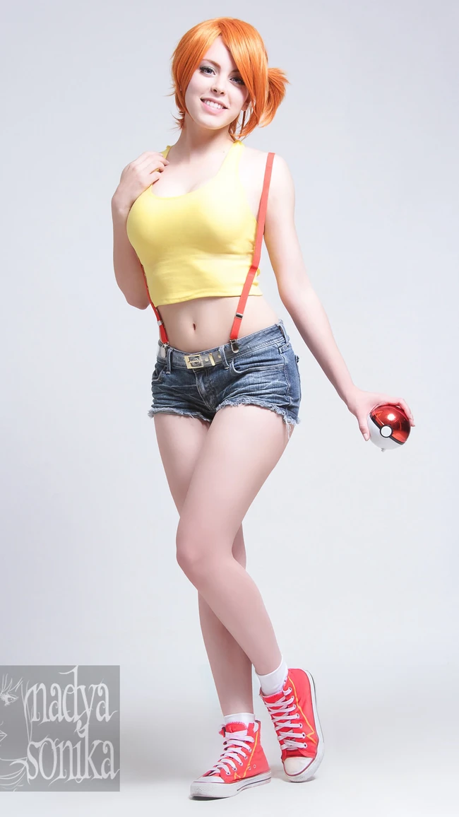 微胖性感的欧美美女角色扮演日漫人物4k手机壁纸